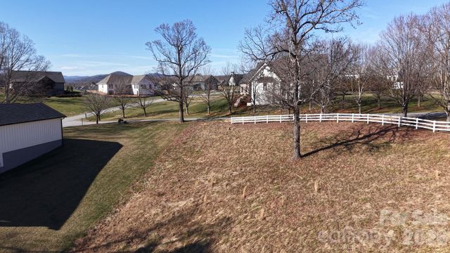 479 Nesbitt Drive 2, Mills River, NC 28759