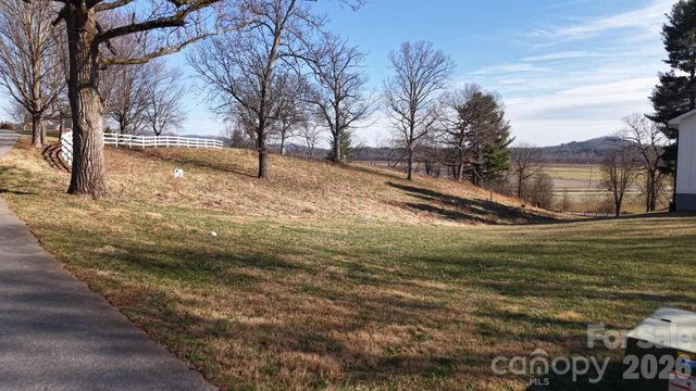 479 Nesbitt Drive 2, Mills River, NC 28759