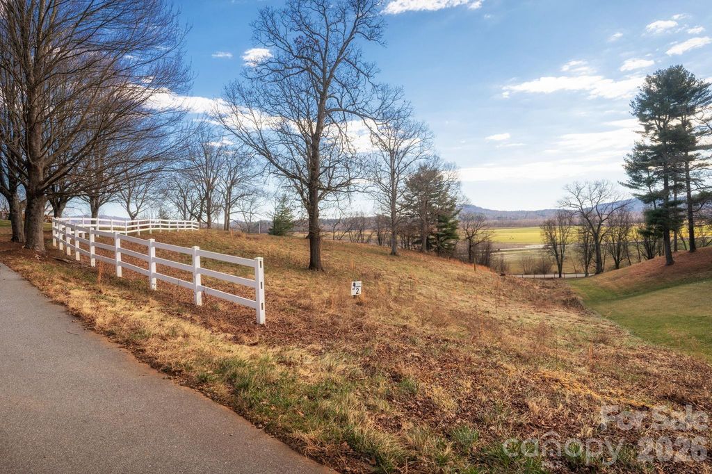 479 Nesbitt Drive 2, Mills River, NC 28759