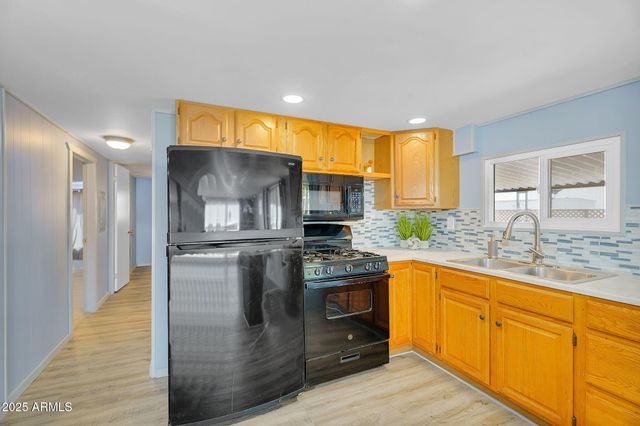 747 E GERMANN Road 15, San Tan Valley, AZ 85140