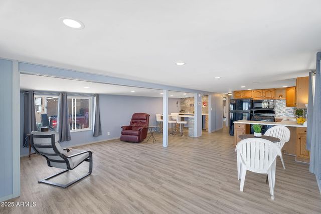 747 E GERMANN Road 15, San Tan Valley, AZ 85140