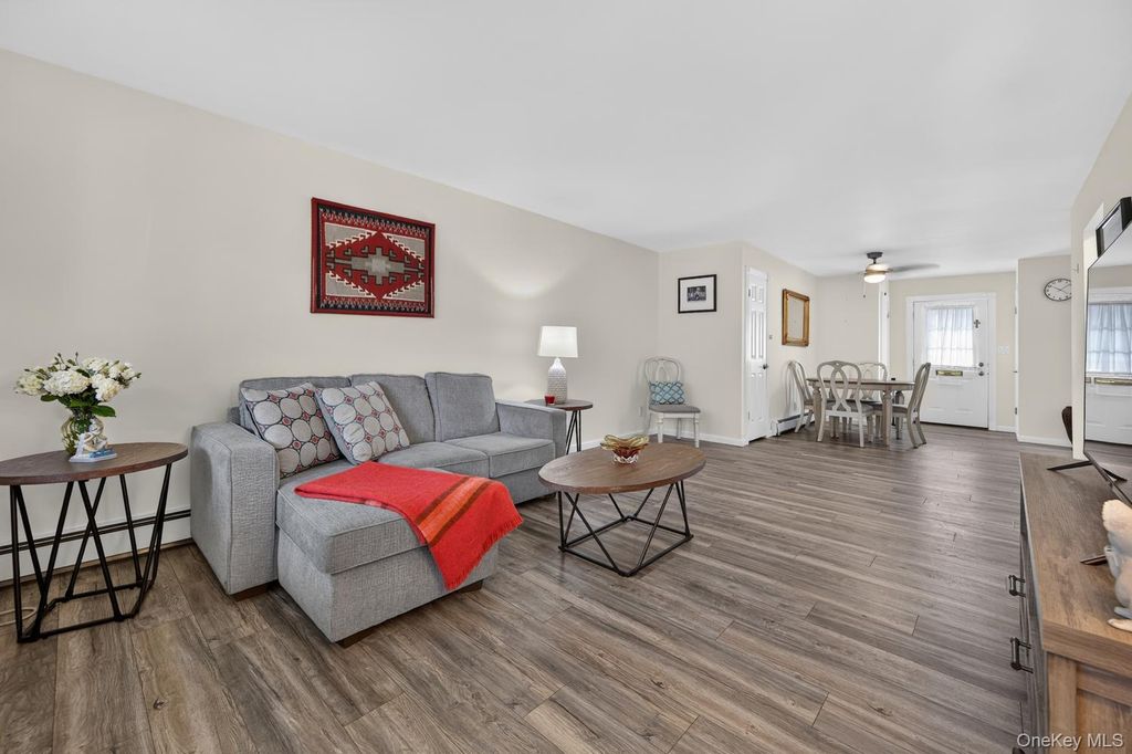 2 Anchorage 5A, Oyster Bay, NY 11771 — photo 2