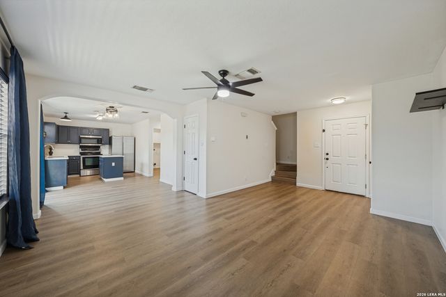 8443 Lone Shadow Trail, Converse, TX 78109
