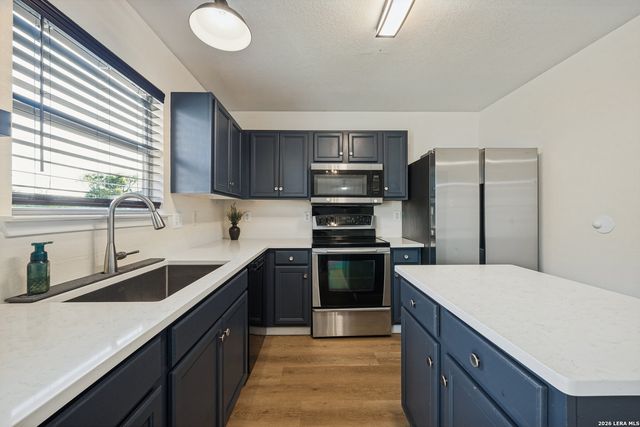 8443 Lone Shadow Trail, Converse, TX 78109