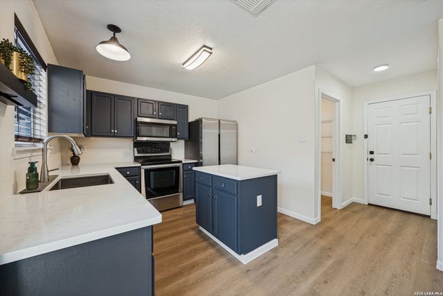 8443 Lone Shadow Trail, Converse, TX 78109