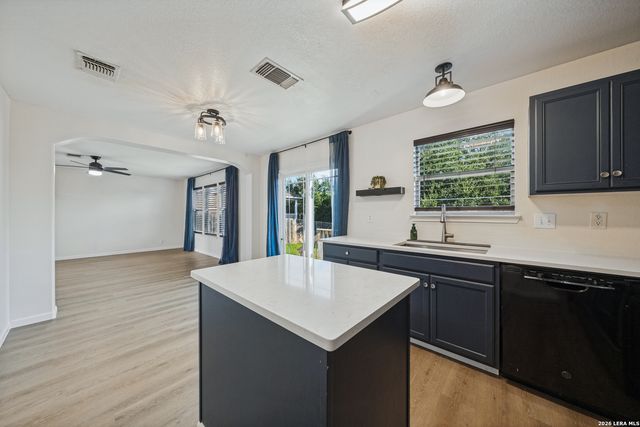 8443 Lone Shadow Trail, Converse, TX 78109