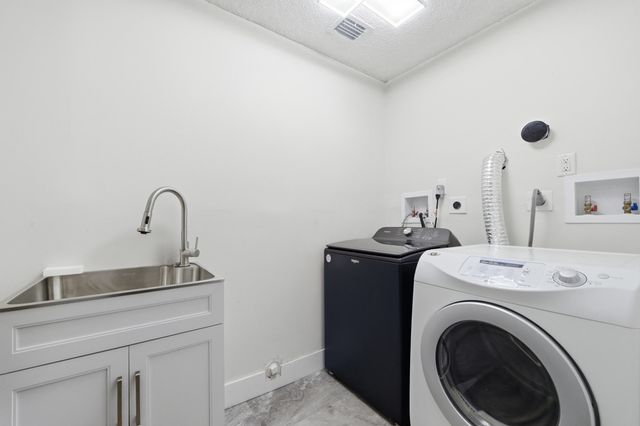 251 NW 104th Avenue, Coral Springs, FL 33071