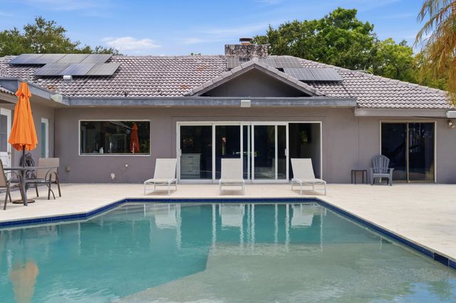 251 NW 104th Avenue, Coral Springs, FL 33071