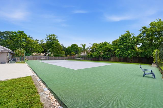 251 NW 104th Avenue, Coral Springs, FL 33071