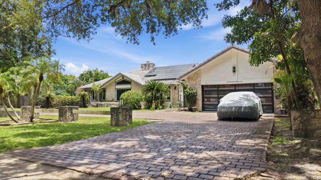 251 NW 104th Avenue, Coral Springs, FL 33071