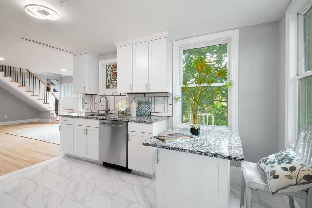 7 Waumbeck 3, Boston, MA 02121