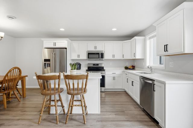 1481 69th Avenue S, Fargo, ND 58104