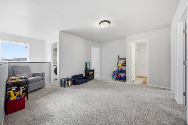 1481 69th Avenue S, Fargo, ND 58104