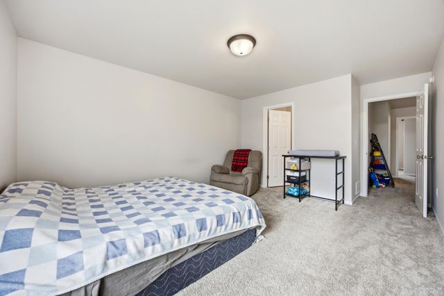 1481 69th Avenue S, Fargo, ND 58104