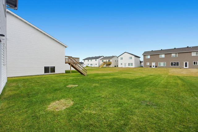 1481 69th Avenue S, Fargo, ND 58104