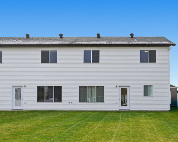 1481 69th Avenue S, Fargo, ND 58104