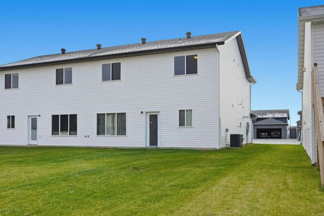 1481 69th Avenue S, Fargo, ND 58104