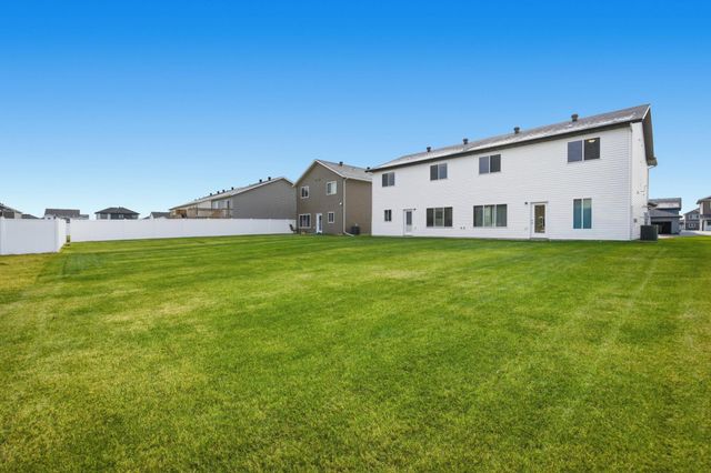 1481 69th Avenue S, Fargo, ND 58104