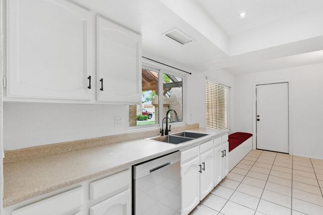 715 W Boxelder Place, Chandler, AZ 85225