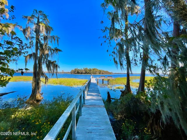 21104 NE 114TH Avenue, Waldo, FL 32694