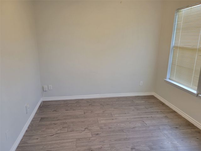 2450 Meadowgate Lane, Lancaster, TX 75134
