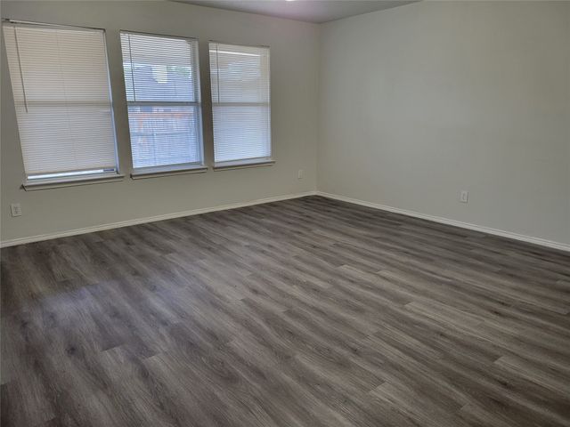 2450 Meadowgate Lane, Lancaster, TX 75134