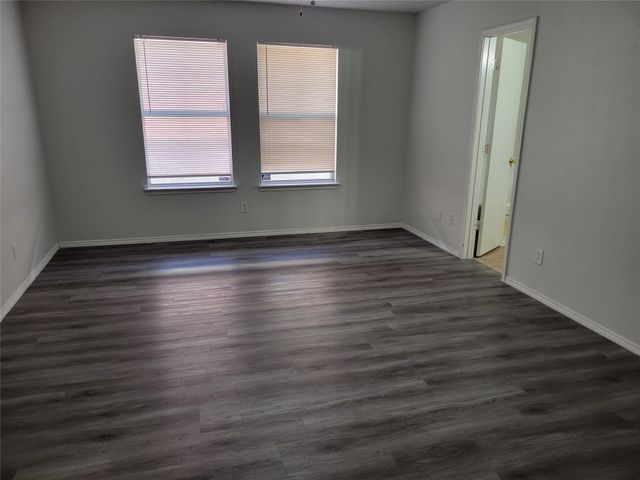 2450 Meadowgate Lane, Lancaster, TX 75134