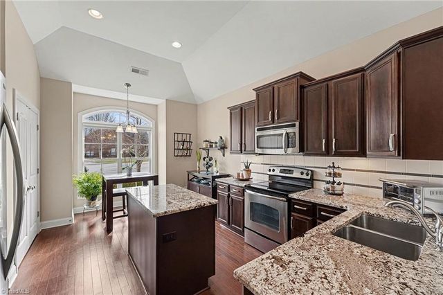 492 Crosswick Road, Clemmons, NC 27012