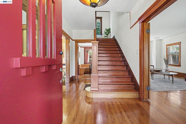 667 Rosal Ave, Oakland, CA 94610