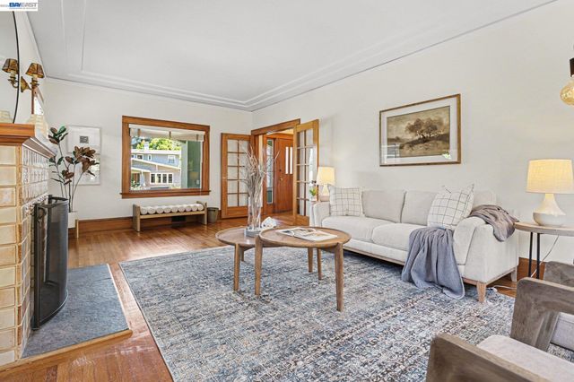 667 Rosal Ave, Oakland, CA 94610