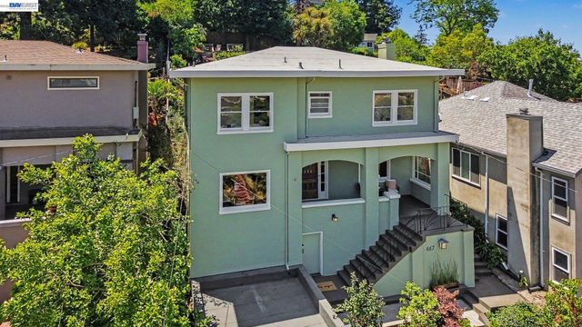 667 Rosal Ave, Oakland, CA 94610