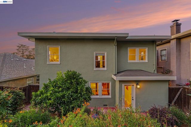 667 Rosal Ave, Oakland, CA 94610