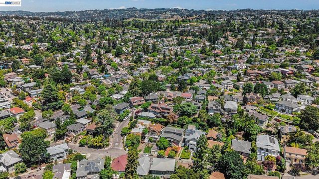 667 Rosal Ave, Oakland, CA 94610
