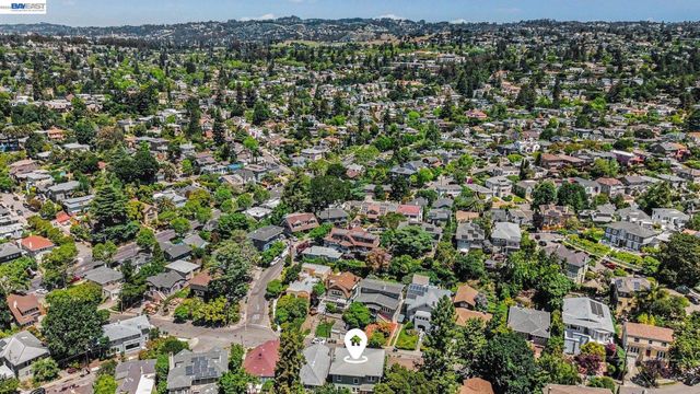 667 Rosal Ave, Oakland, CA 94610