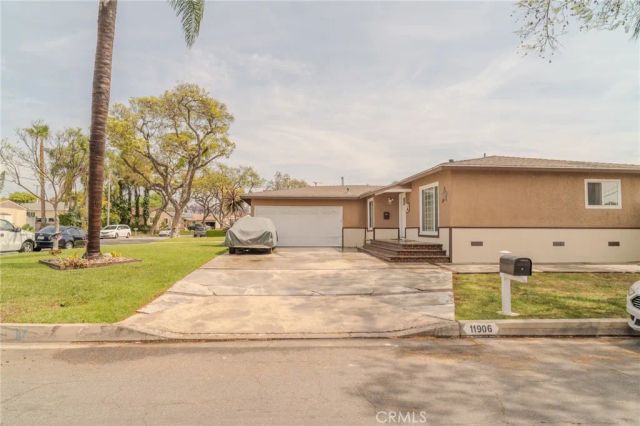 11906 Bluefield, La Mirada, CA 90638