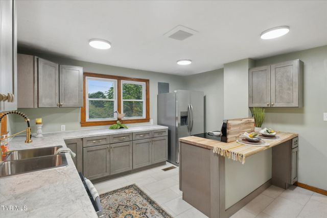 204 Maple Drive, Jonesborough, TN 37659