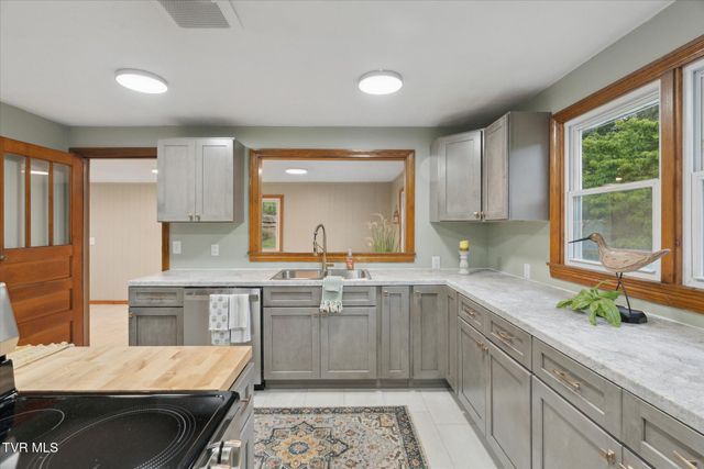 204 Maple Drive, Jonesborough, TN 37659