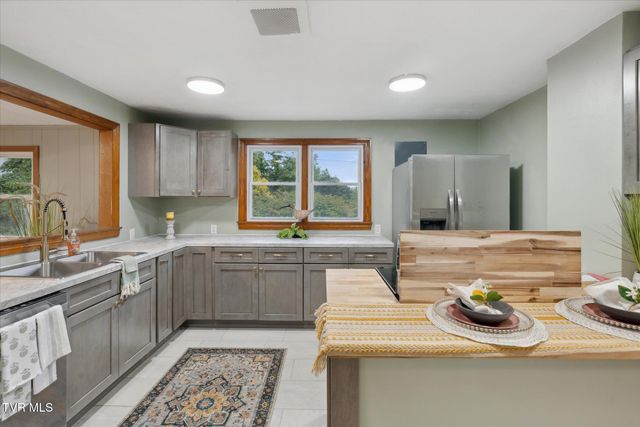 204 Maple Drive, Jonesborough, TN 37659