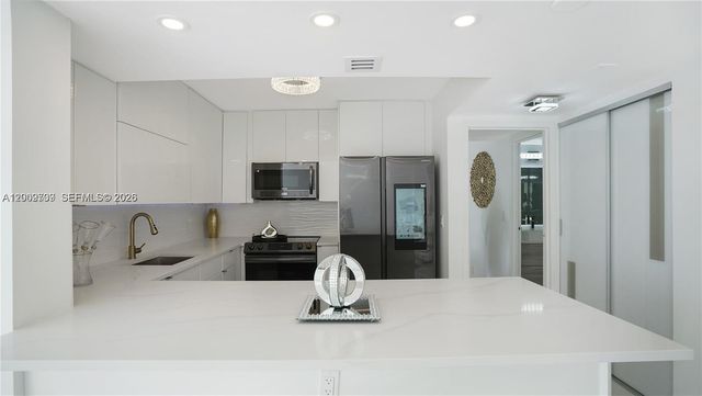 2017 S Ocean Dr 1206, Hallandale Beach, FL 33009