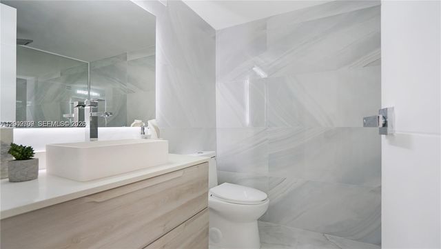 2017 S Ocean Dr 1206, Hallandale Beach, FL 33009