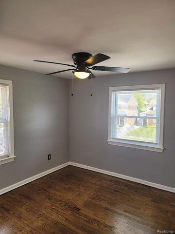 19477 Stansbury Street, Detroit, MI 48235