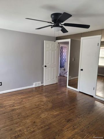 19477 Stansbury Street, Detroit, MI 48235