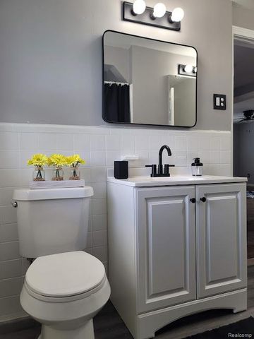 19477 Stansbury Street, Detroit, MI 48235