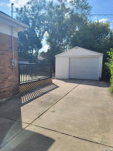 19477 Stansbury Street, Detroit, MI 48235