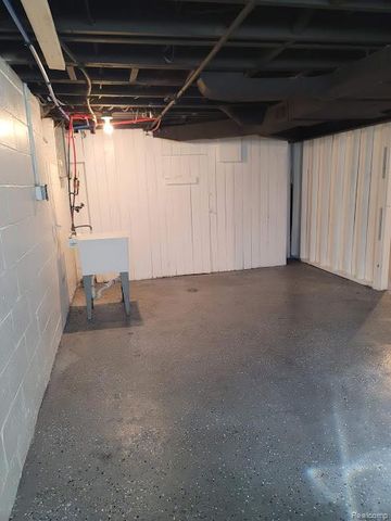 19477 Stansbury Street, Detroit, MI 48235