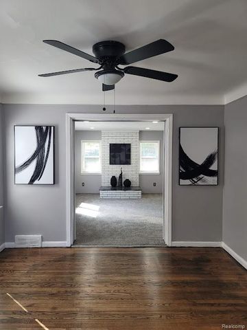 19477 Stansbury Street, Detroit, MI 48235