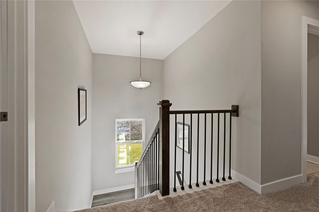 301 Shanleigh Dr, Jackson Twp, PA 16063