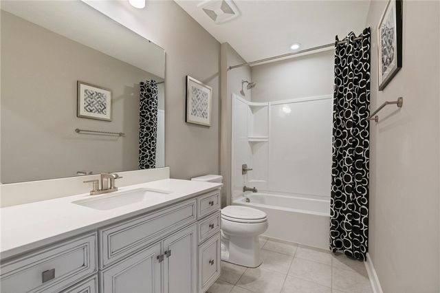 301 Shanleigh Dr, Jackson Twp, PA 16063