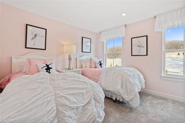 301 Shanleigh Dr, Jackson Twp, PA 16063