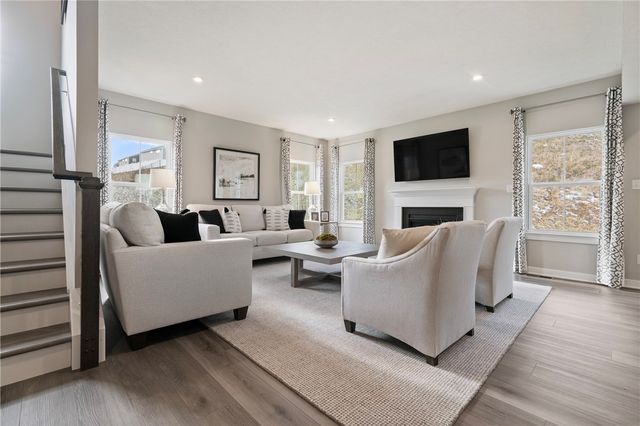 301 Shanleigh Dr, Jackson Twp, PA 16063